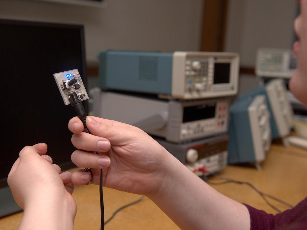 Student holding circuit